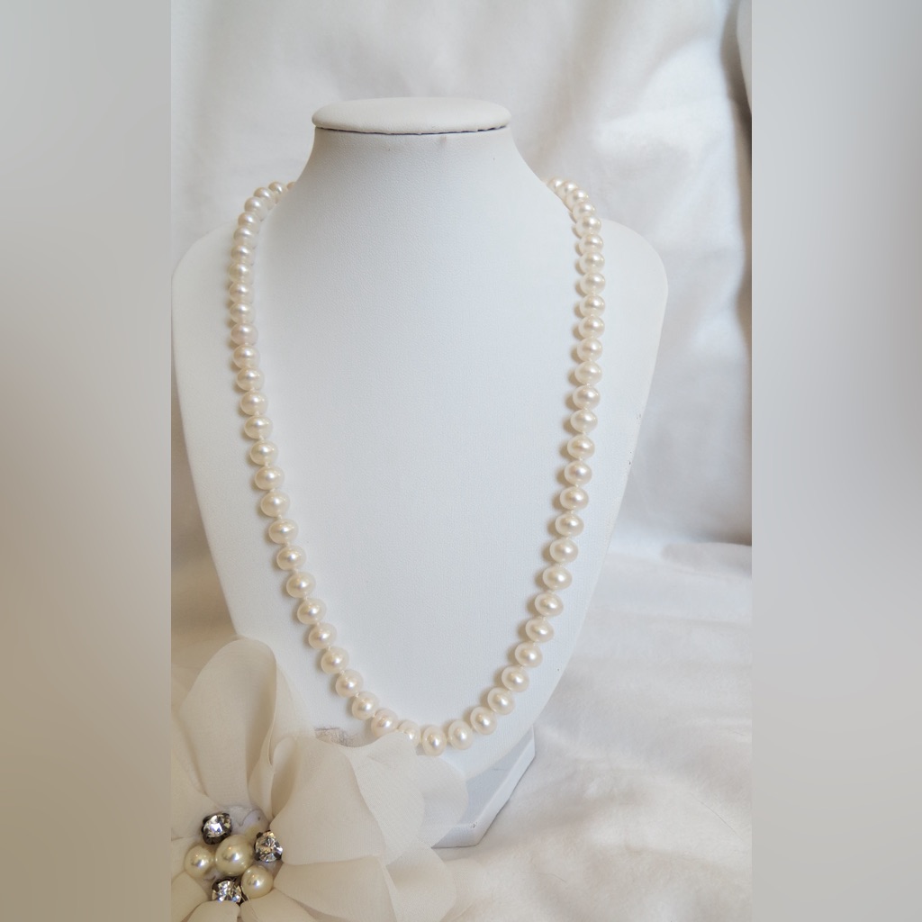 Beautiful Freshwater Pearl Necklace With Ruby Clasp